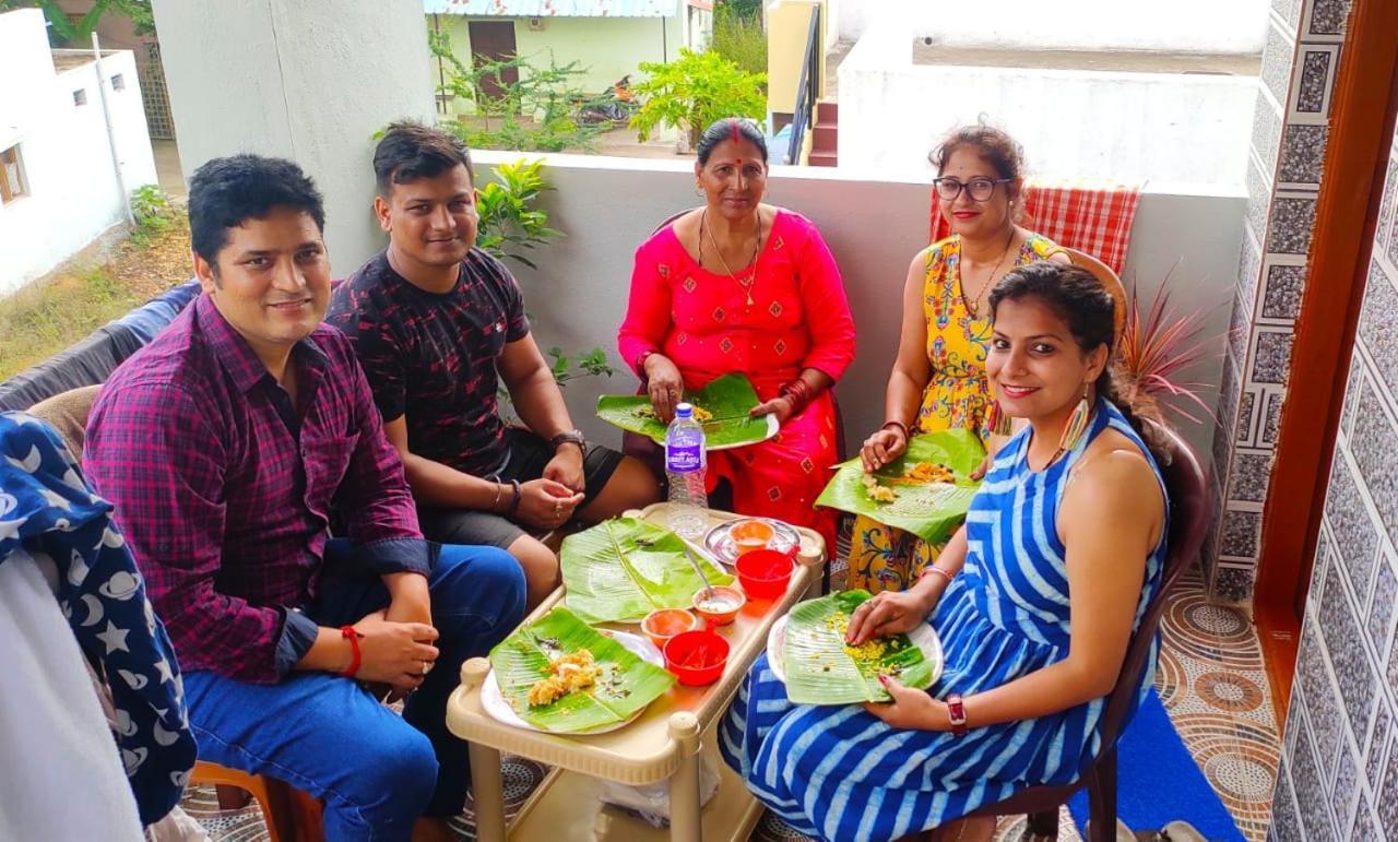 Veeru Homestay Hospet Εξωτερικό φωτογραφία