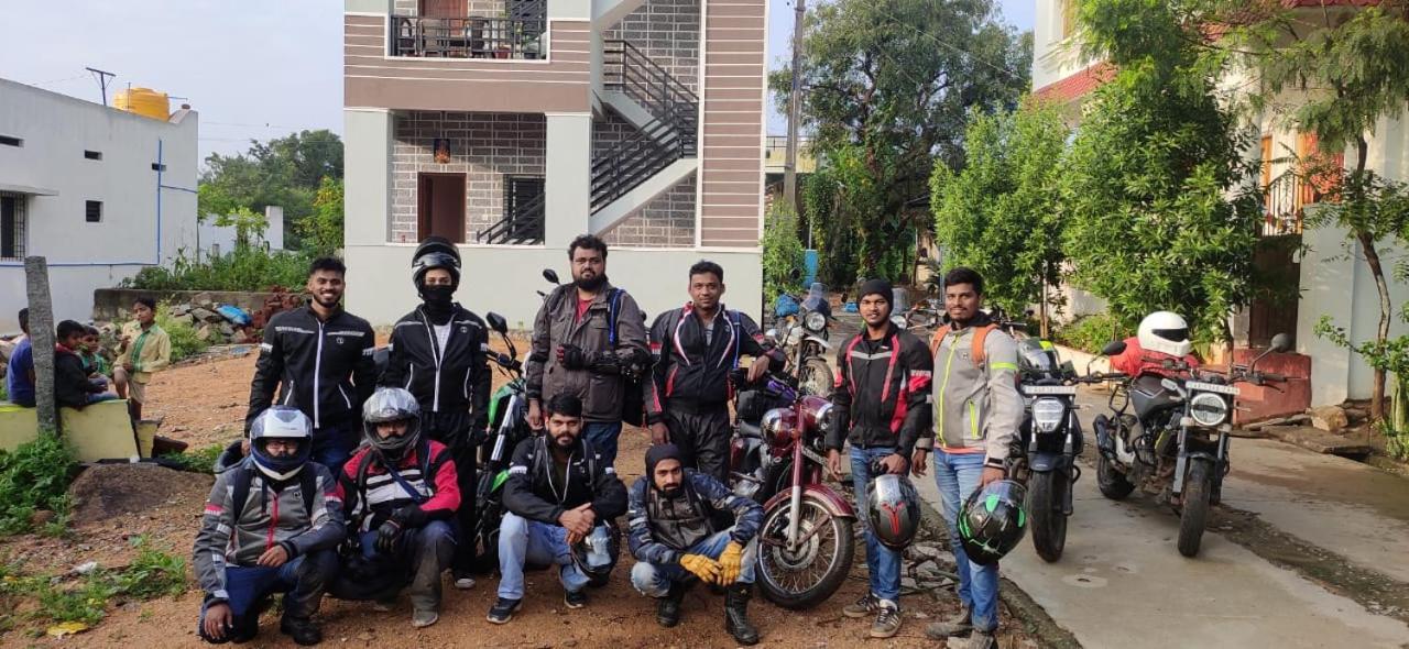 Veeru Homestay Hospet Εξωτερικό φωτογραφία