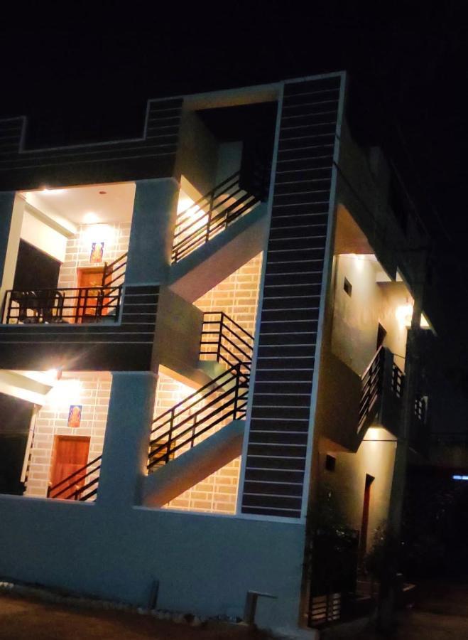 Veeru Homestay Hospet Εξωτερικό φωτογραφία